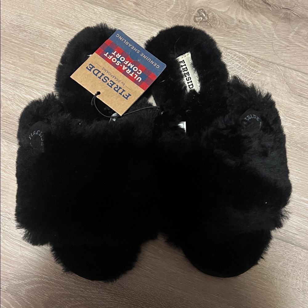 Fireside Black Fuzzy Slippers new
